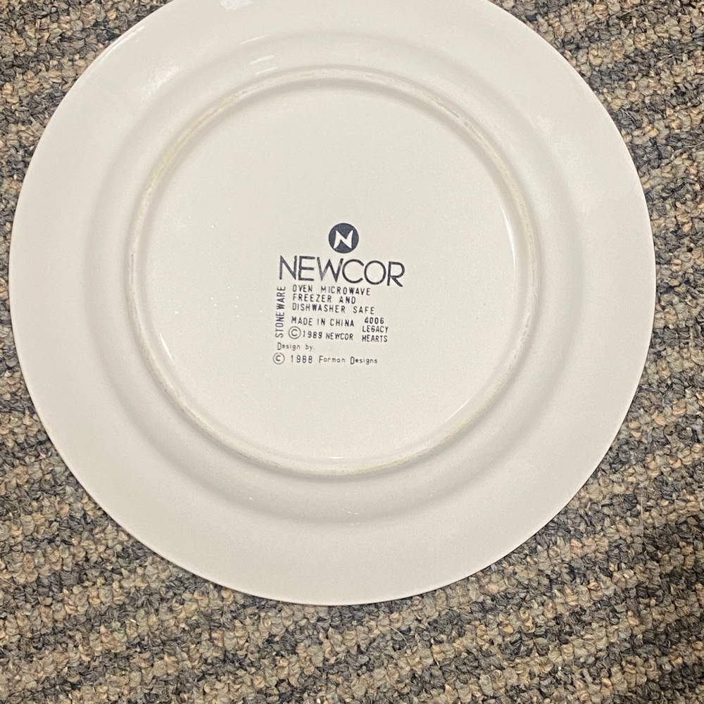 Floral Heart Patterned Plate - Picture 2 of 3